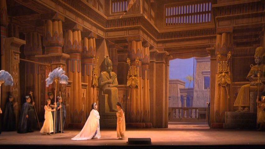 Aida con telones pintados por Josep Mestres Cabanes.