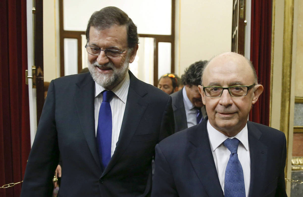 Mariano Rajoy y Cristóbal Montoro. Foto: EFE/Paco Campos
