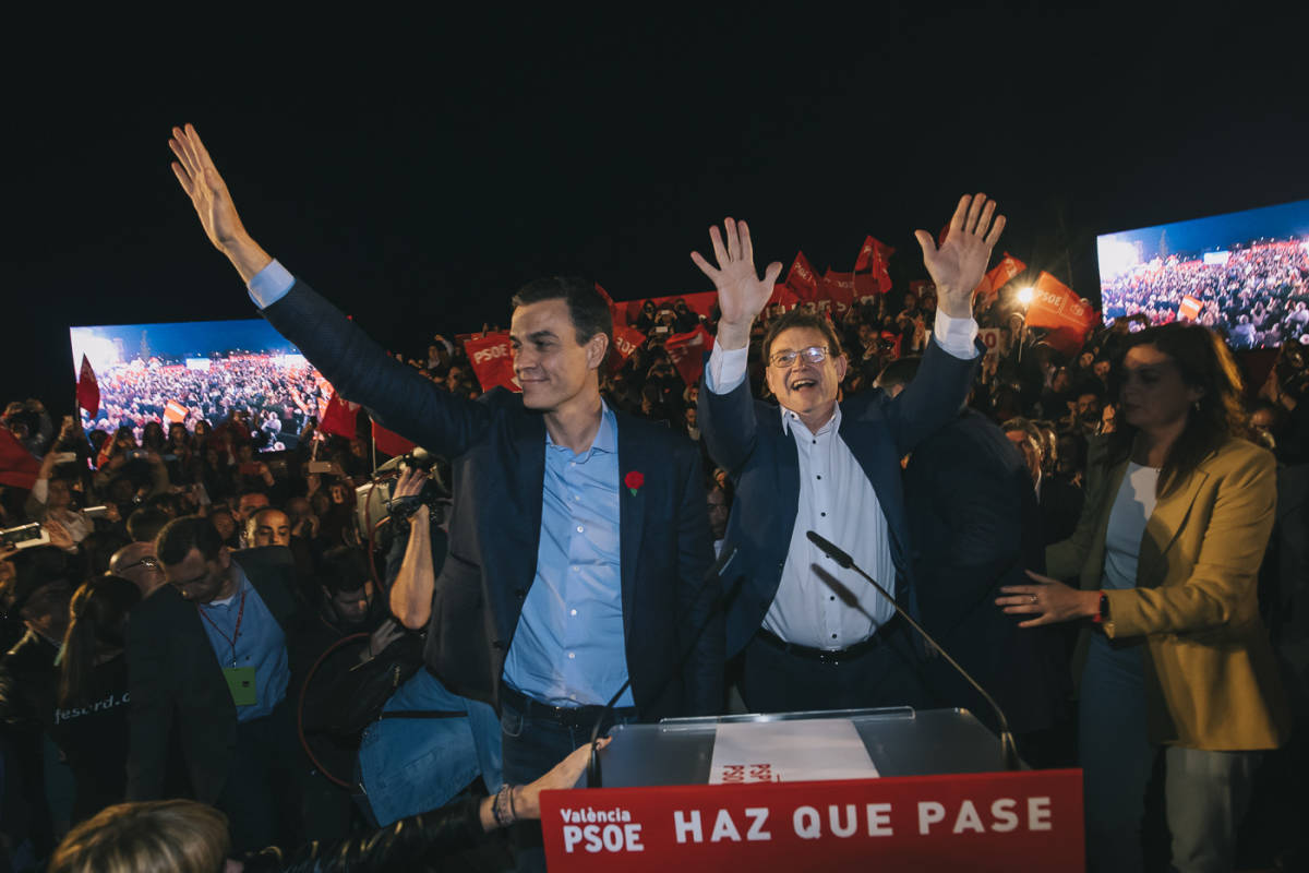 Mitin de cierre del PSOE en València este viernes con Sánchez y Puig. Foto: KIKE TABERNER