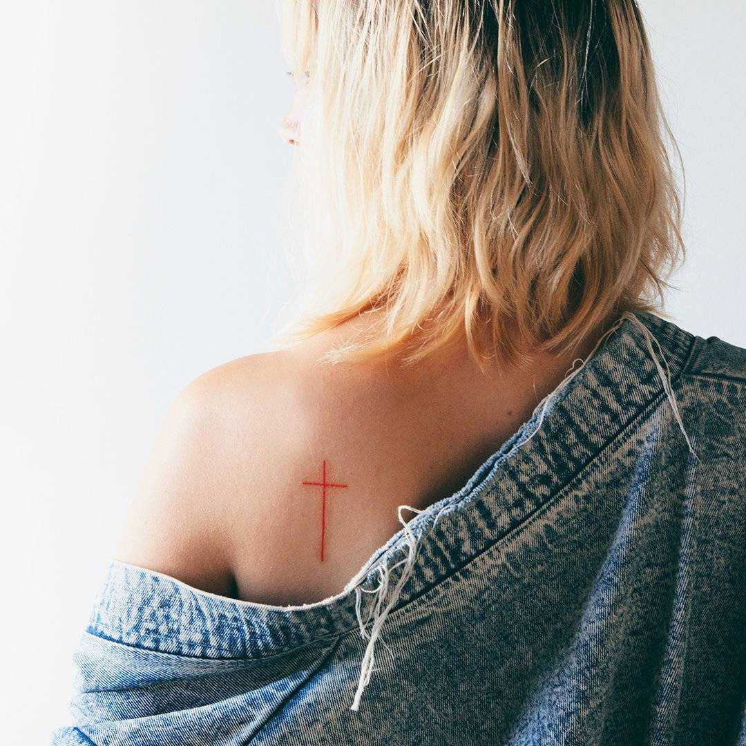 Estos tatuajes temporales de Tattoonie reciben el nombre de ‘Ribera Cross’ en un guiño a la cruz de la Ribera Alta, la comarca a la que pertenece Benifaió.