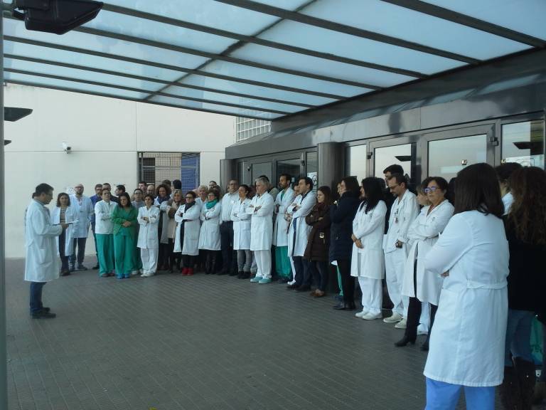 Protesta de personal sanitario en el Hospital de Alzira en 2018. Foto: CSIF