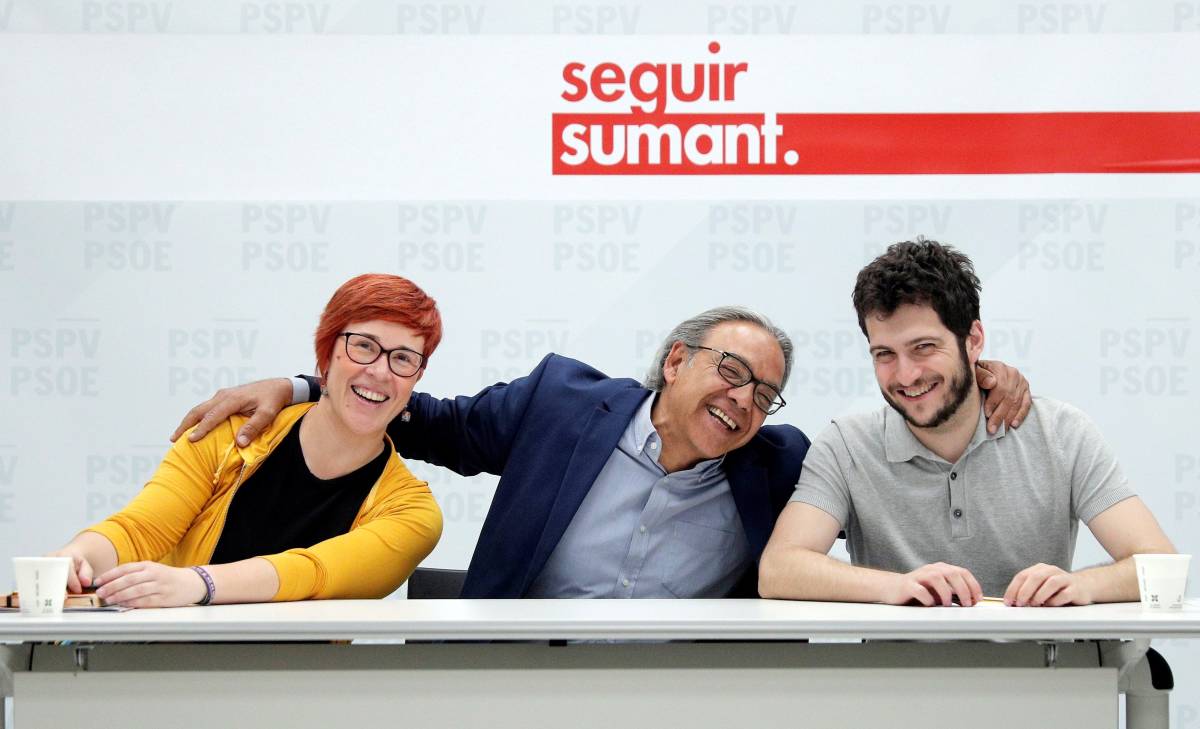 Micó (Compromís), Mata (PSPV) y Estañ (Podemos) tendrán trabajo en septiembre dentro de las responsabilidades de su partido. Foto: EFE