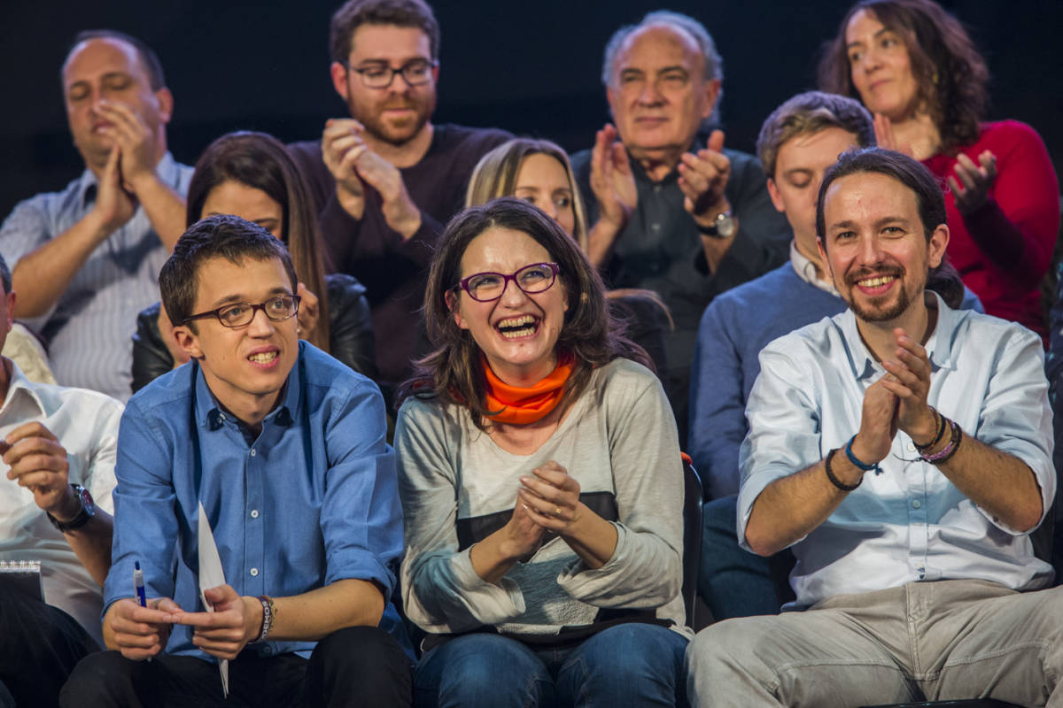 Errejón, Oltra e Iglesias juntos en un mitin de la campaña de 2015. Foto: EVA MÁÑEZ