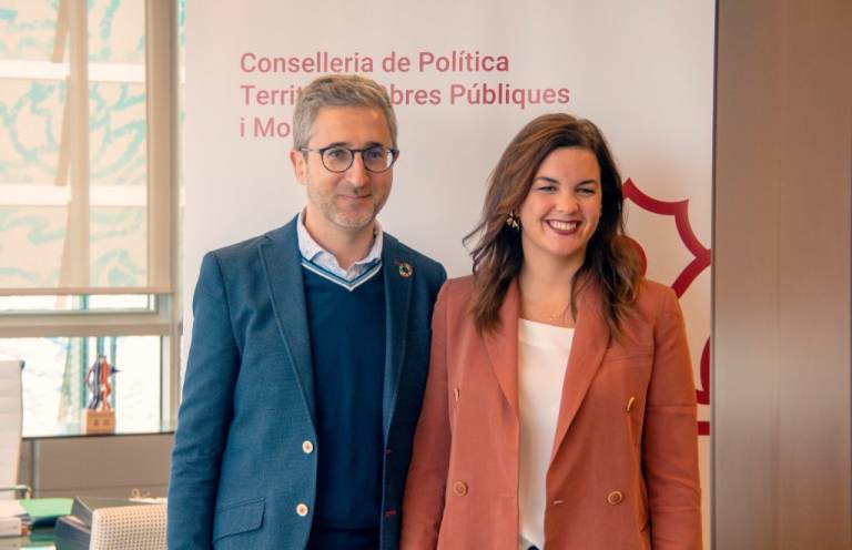 El conseller de Obras Públicas, Arcadi España, y la conceajala de Urbanismo de València, Sandra Gómez. Foto: VP.