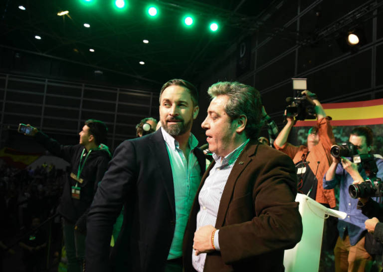 El presidente de Vox, Santiago Abascal, junto al presidente de la gestora de Valencia, José María Llanos. Foto: EDUARDO MANZANA