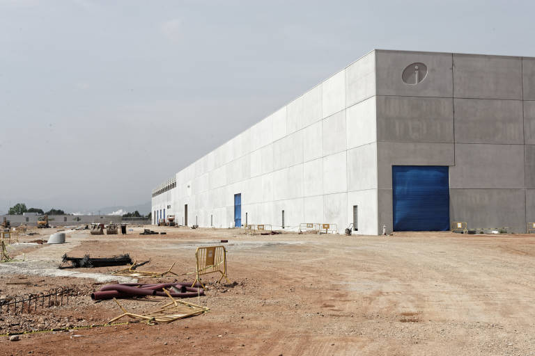 Imagen del nuevo centro logístico, varios meses atrás. Foto: Antonio Pradas
