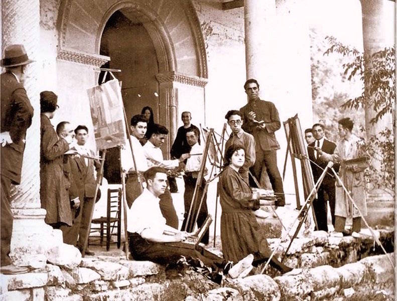 Alumnos de la Academia en una fotografía de la primera mitad del siglo XX.