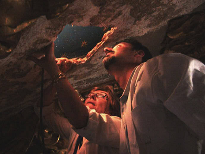Descubrimiento del los ángeles músicos tras la bóveda de Pérez Castiel.