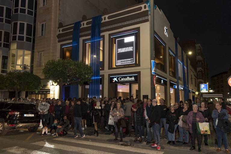 Nadie Repulsión mostaza CaixaBank ha abierto en Torrent una oficina Store - Valencia Plaza
