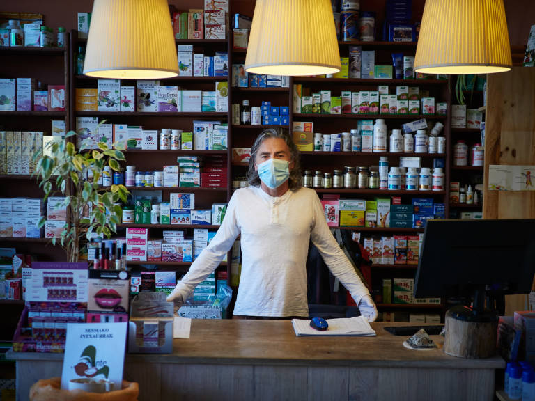 Farmacia abierta durante el estado de alarma. Foto: Eduardo Sanz/Europa Press.