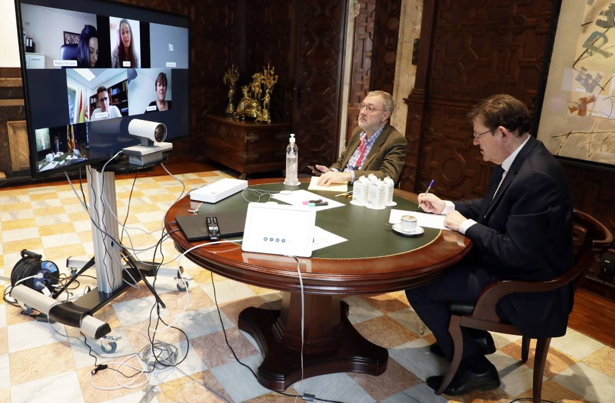 Videoconferencia de Puig y su mano derecha, Andreu Ferrer, con la comisión de compras. Foto: GVA
