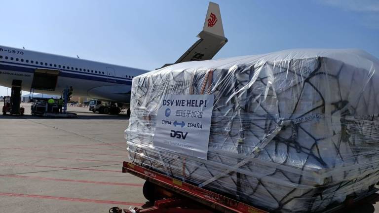 Uno de los aviones procedentes de China con material sanitario para la Comunitat. Foto: GVA