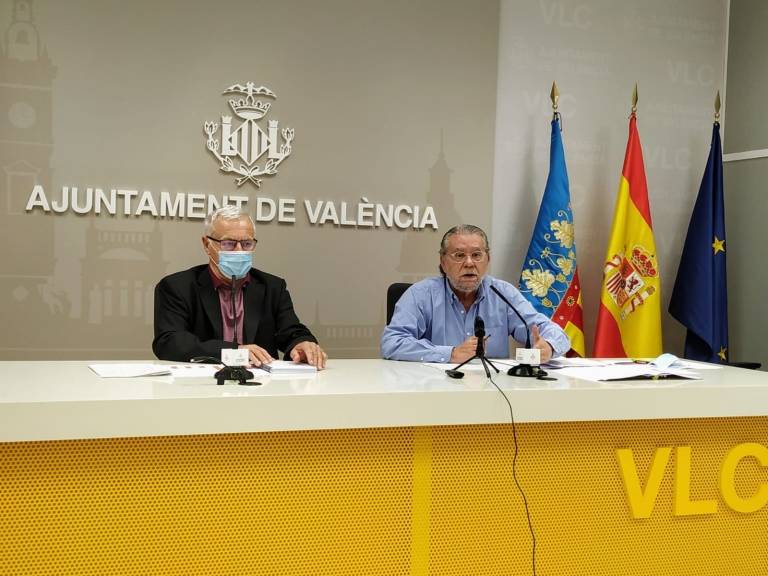 El alcalde, Joan Ribó, y el edil de Hacienda, Ramón Vilar. Foto: AYTO DE VLC