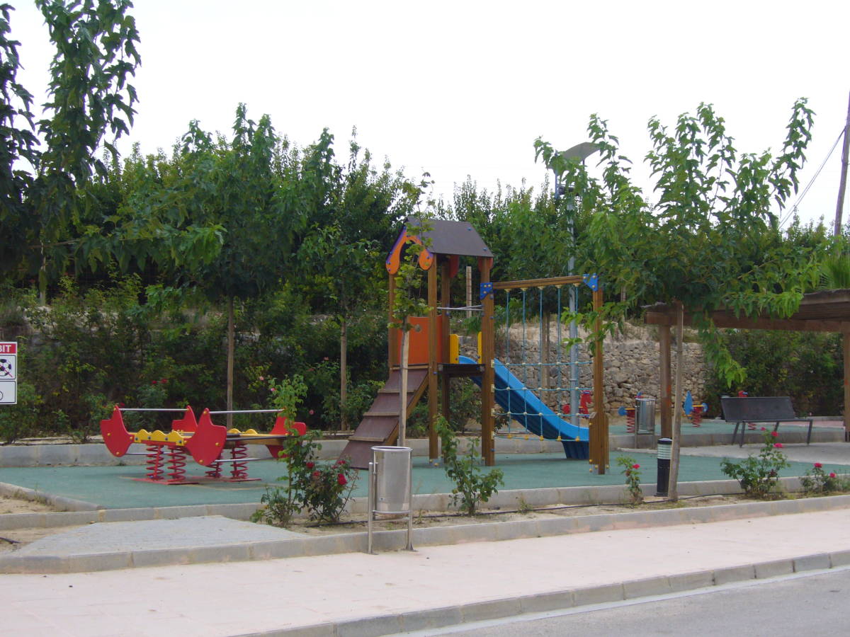 Parque infantil en Benigànim. Foto: www.beniganim.es