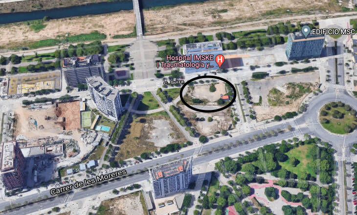 La parcela adquirida por Neinor Homes, señalada en una imagen de Google Maps.