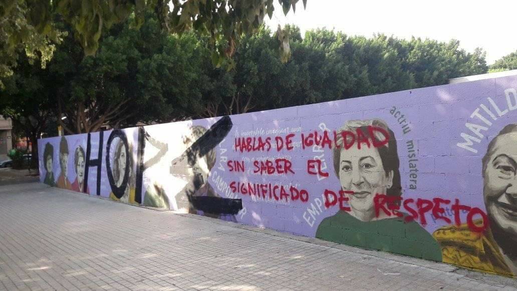 Mural de Very Veritas tachado con la firma de Hope