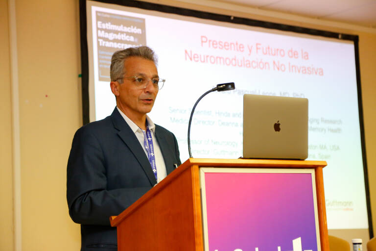 El doctor Pascual Leone, padre de la técnica. Foto: ROSA GREDO