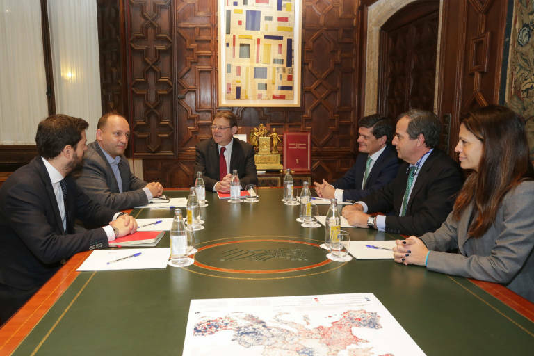 Encuentro entre la Generalitat y miembros de la Sareb hace un año. 