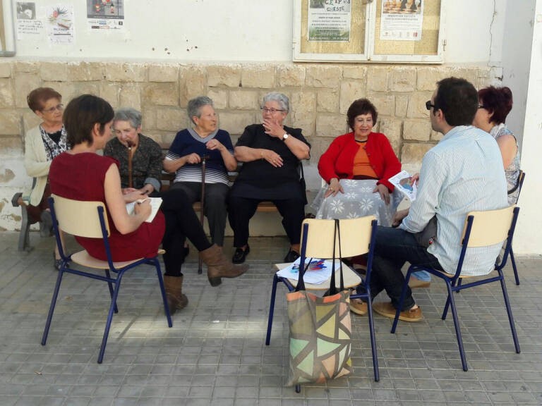 Una de les sessions de participació organitzades per Fent Estudi al mateix carrer