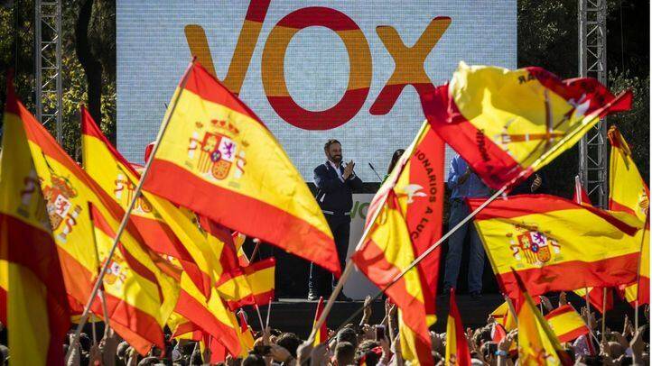 Manifestaciones en el mitin de Vox en Vallecas. FOTO: EFE