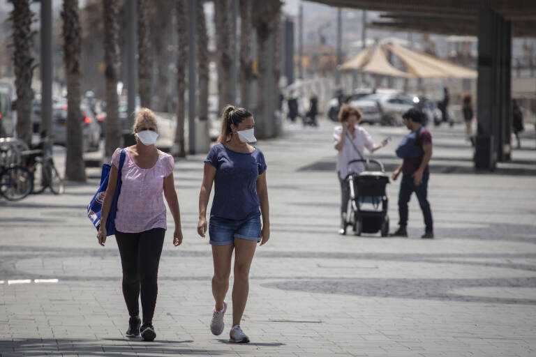 Israel ya ha retirado la obligación de llevar mascarilla en la calle. Foto: Ilia Yefimovich / Dpa