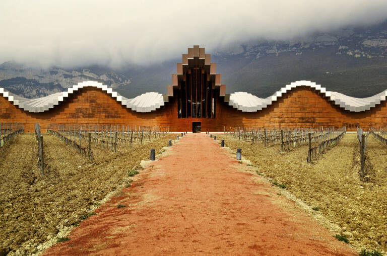  Bodega diseñada por Santiago Calatrava en La Rioja.