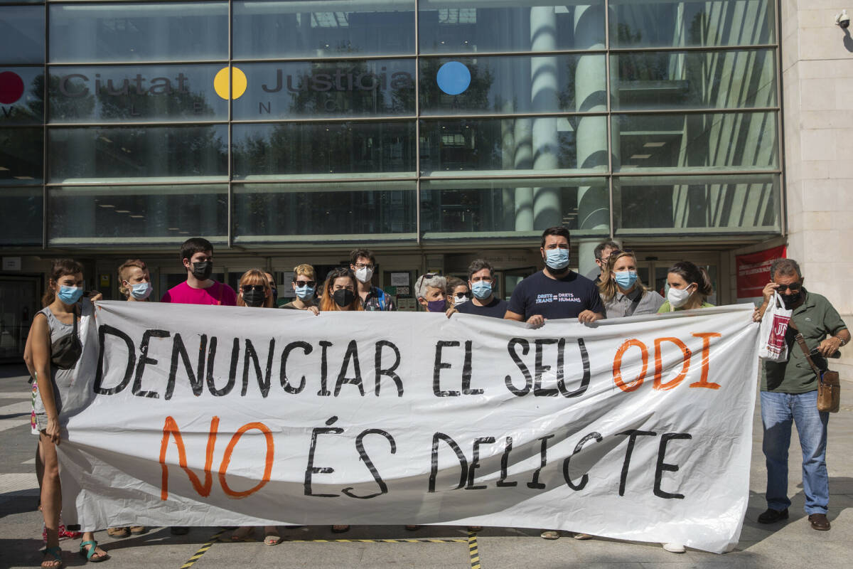 Manifestación frente a la Ciudad de la Justicia. Foto: EVA MÁÑEZ