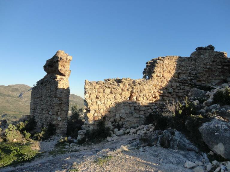 Restos del castillo de Orba
