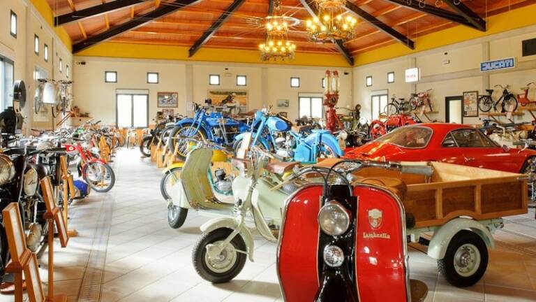 Museo de vehículos antiguos de GuadalestMuseo de Vehículos Históricos “Valle de Guadalest”