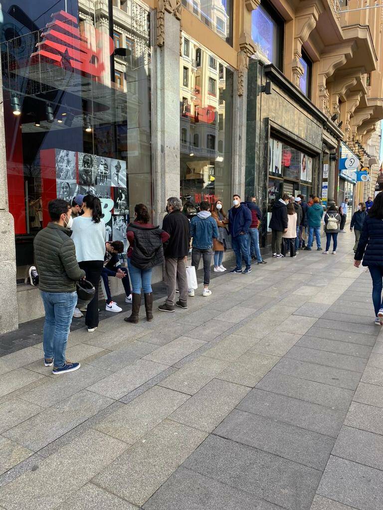 Las tiendas New Balance en España cierran definitivamente al quedarse sin stock - Valencia Plaza