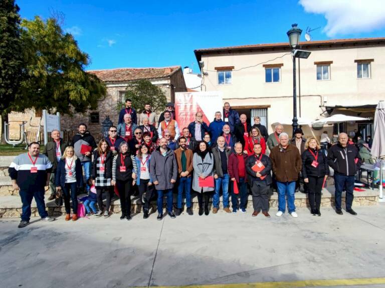 Foto de ´familia´al términar el comité comarcal de La Serranía-El Rincón de Ademuz del pasado fin de semana