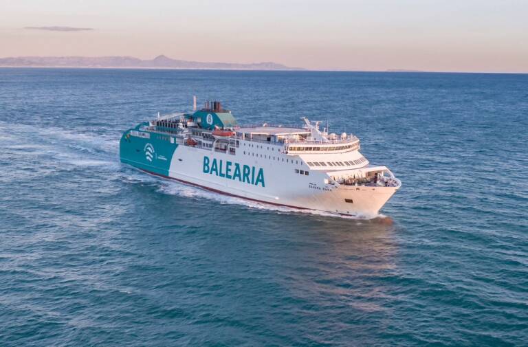 Balearia es una naviera líder con 24 barcos, 24 rutas en 6 países.