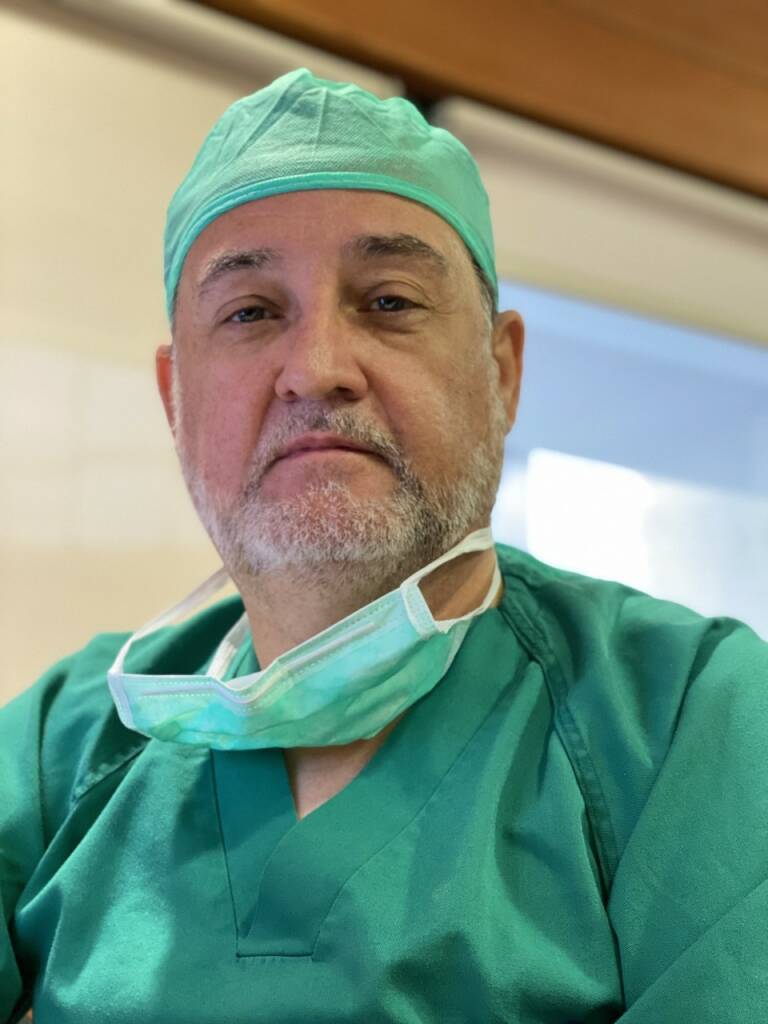 El doctor Juan Carlos Peñalver es el jefe de servicio de Cirugía Torácica del IVO. Foto: IVO