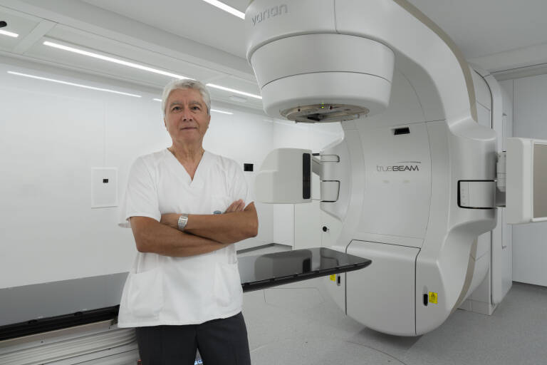 El doctor Leoncio Arribas es el jefe de servicio de Oncología Radioterápica del IVO. Foto: IVO