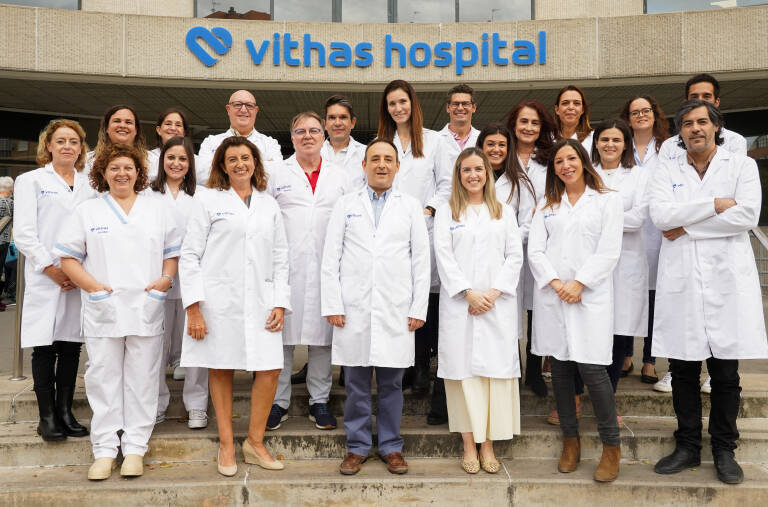 El equipo de la Unidad de oftalmología de Vithas Valencia. Foto: EDUARDO MANZANA