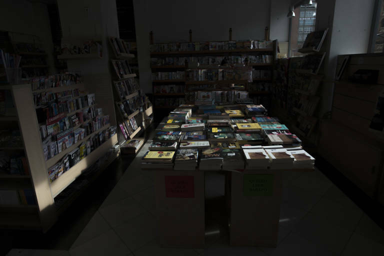 Interior de la librería de París-València en la calle Pelayo (Foto: KIKE TABERNER)