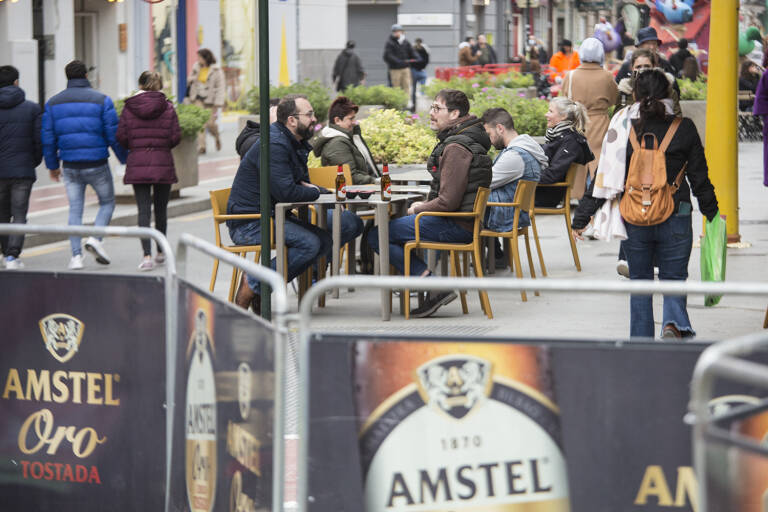 Humildad Virus Permanecer de pié L'Esmorzà', el nuevo acto propuesto por Amstel, ya se deja ver en las  calles, casales y bares valencianos - Guía Hedonista
