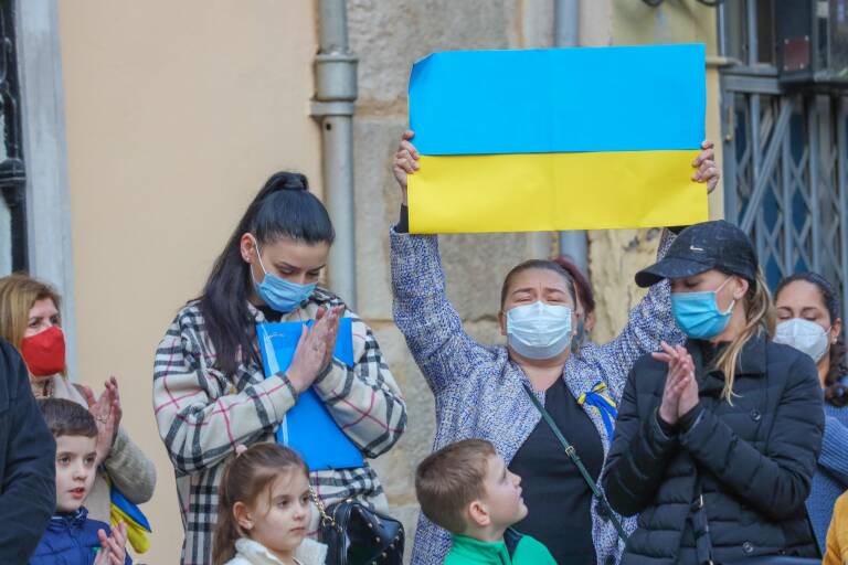 El vecindario de Cullera en la concentración "con el pueblo de Ucrania".
