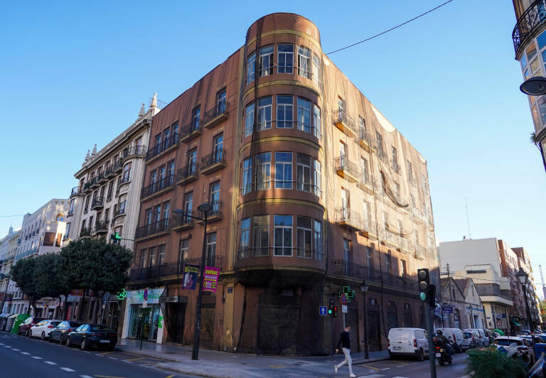  El edificio adquirido por Marjal para su 'coliving' en València. Foto: EDUARDO MANZANA