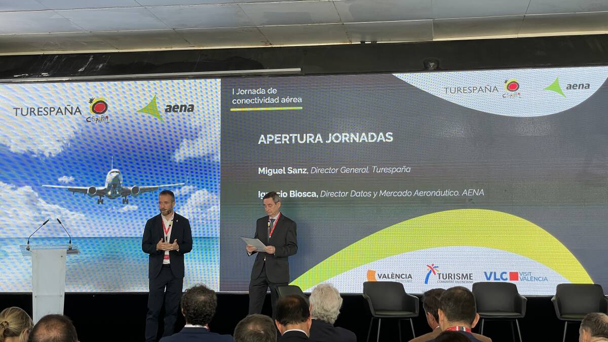 El director general de Turespaña, Miguel Sanz, y el director de datos y mercado aeronáutico de Aena, Ignacio Biosca