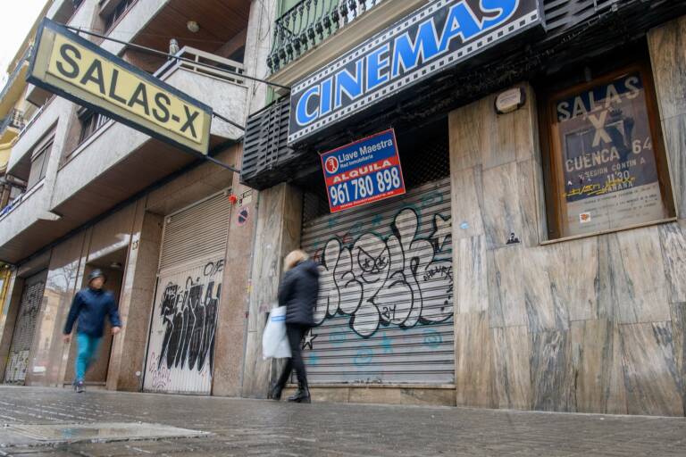 El cine X del carrer Conca, ja tancat. Foto: KIKE TABERNER