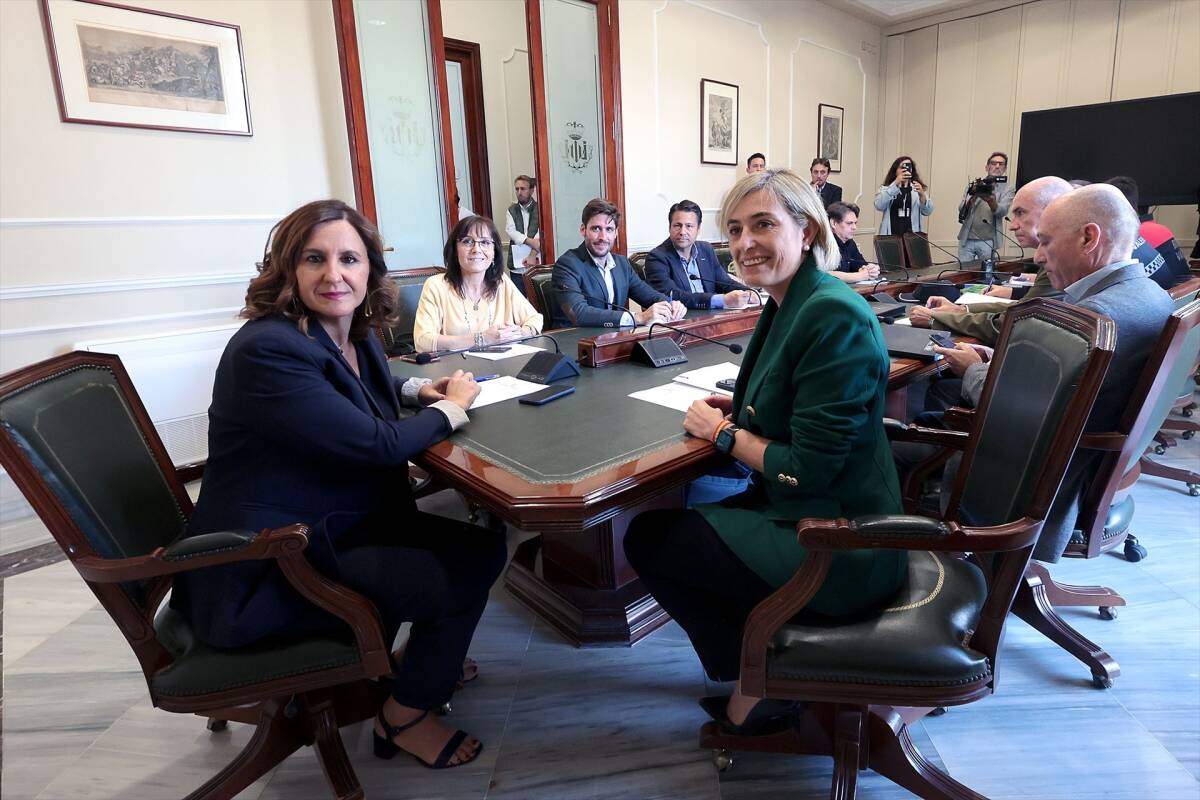 Reunión de Catalá con la consellera Elisa Núñez, este lunes. Foto: AYTO. DE VALÈNCIA