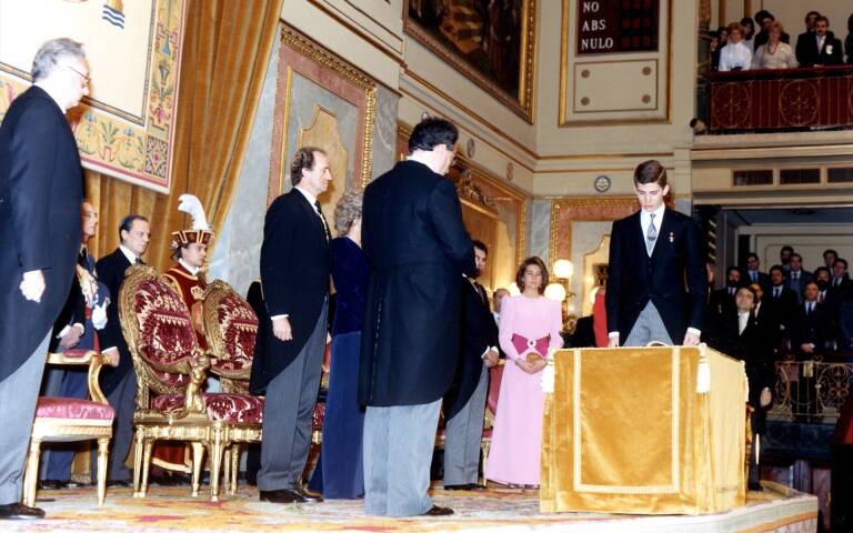 El entonces Príncipe de Asturias jura la Constitución en 1986. Foto: CONGRESO DE LOS DIPUTADOS