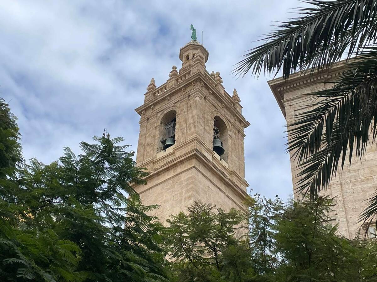 Torre campanario de la Iglesia del Carmen
