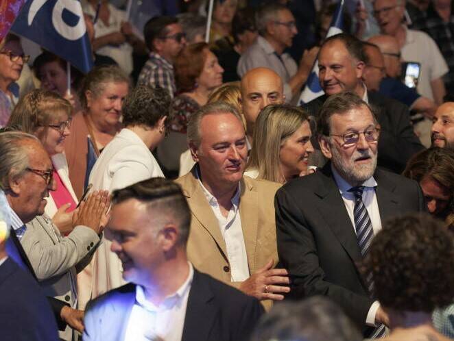 Carlos Fabra, Alberto Fabra y Mariano Rajoy, en el mitin del PPCS del martes. Foto: ANTONIO PRADAS