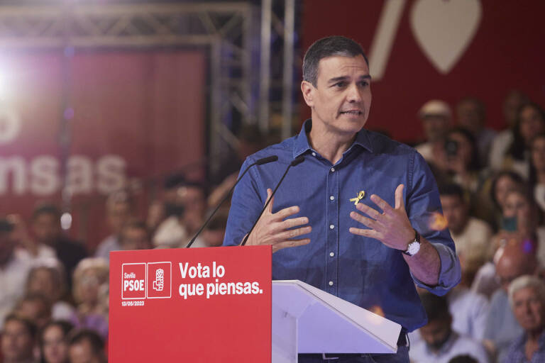 Pedro Sánchez durante un acto de campaña en Sevilla. Foto: JOAQUÍN CORCHERO/EP