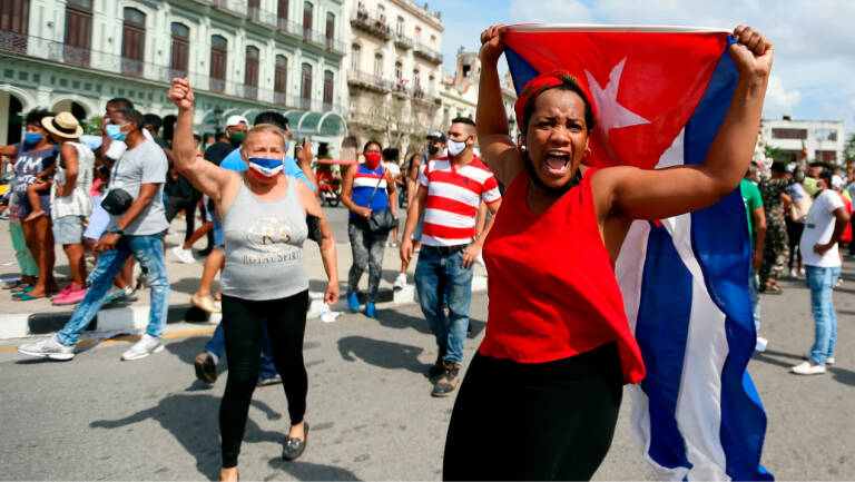 Protestas en La Habana el 11 de julio de 2021. Foto: ERNESTO MASTRASCUSA/EFE