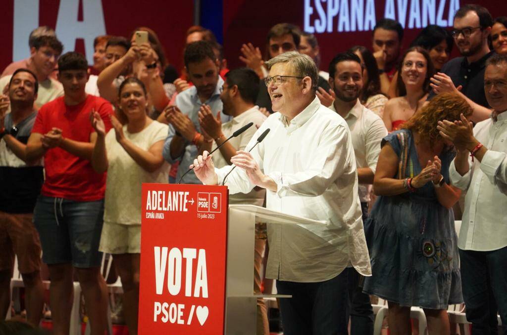 Ximo Puig, durante el mitin de este sábado en València. Foto: EDUARDO MANZANA