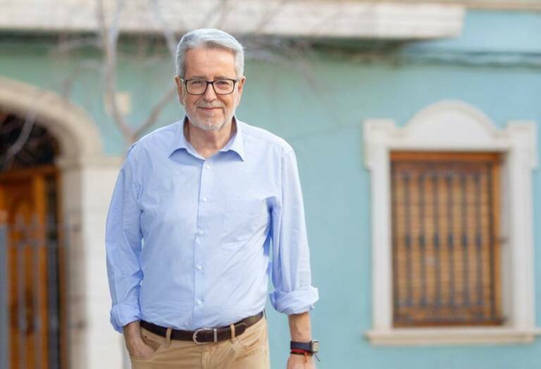 Ramón Marí se repone del golpe de perder la alcaldía y sigue desde la oposición.