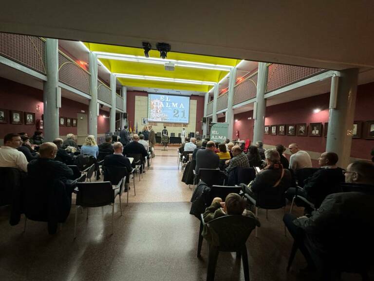 Salón de actos del Ayuntamiento de Bétera al inicio de la charla.
